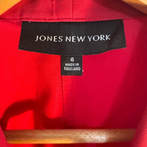Jones New York Red Sleeveless Button Down Shirt - Picture 3 of 3